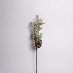 32 Inch Cedar Berry Cone Spray