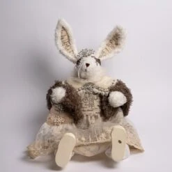 2023 Sitting Paris Glam Bunny